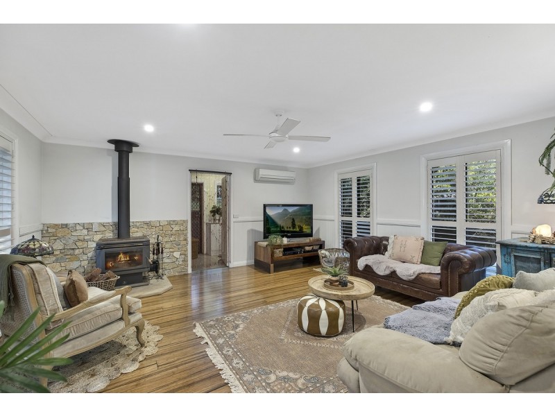 18 Wordsworth Avenue, Bateau Bay NSW 2261