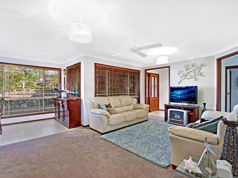 12 Sanctuary Pl, Bateau Bay NSW 2261