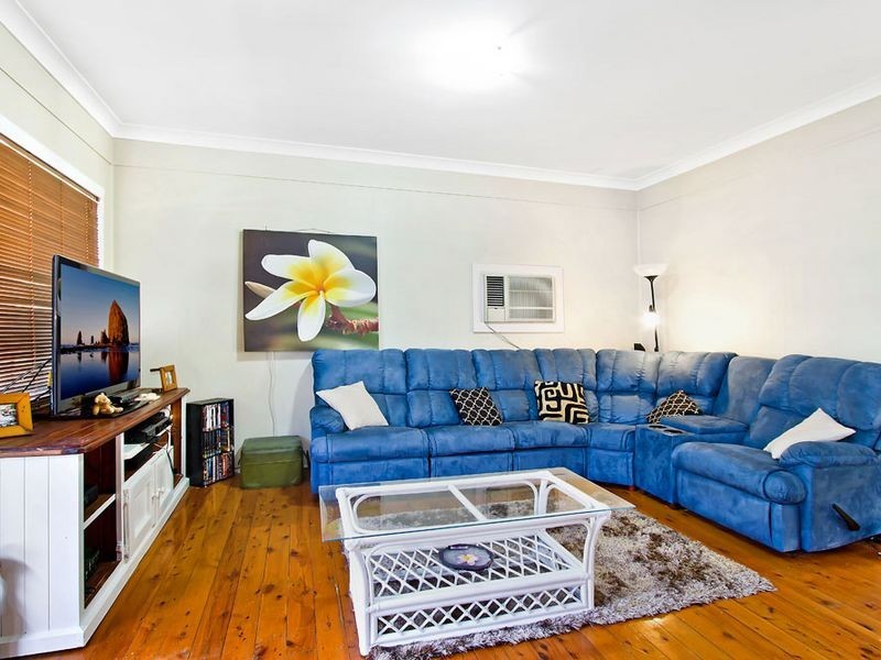 9 Erin Avenue, Berkeley Vale NSW 2261