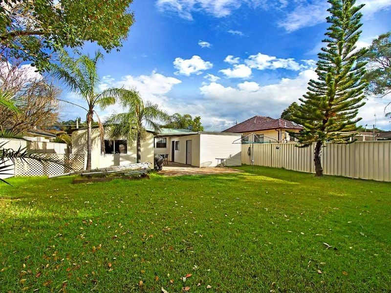 9 Erin Avenue, Berkeley Vale NSW 2261