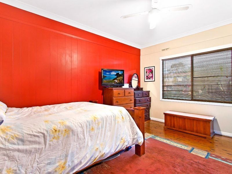9 Erin Avenue, Berkeley Vale NSW 2261
