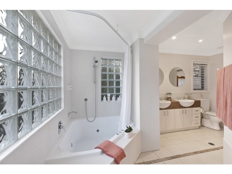 21 Rickard Street, Bateau Bay NSW 2261