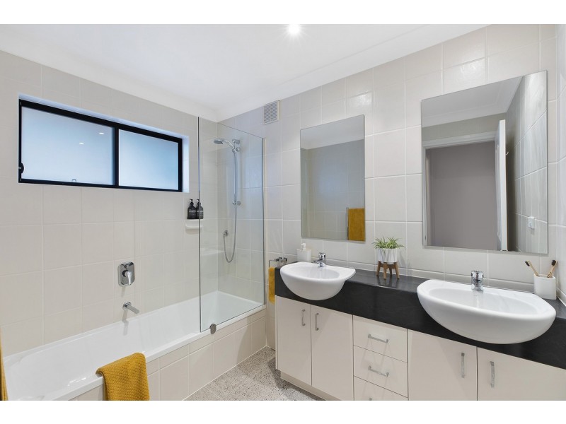 21 Rickard Street, Bateau Bay NSW 2261