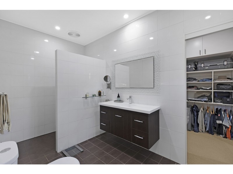 1B Harbour Street, Bateau Bay NSW 2261