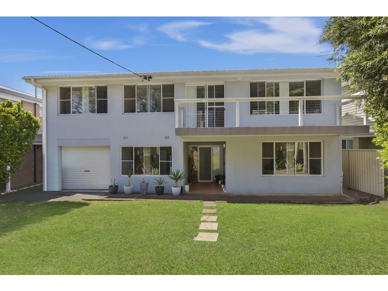 11 Talara Avenue, Bateau Bay NSW 2261