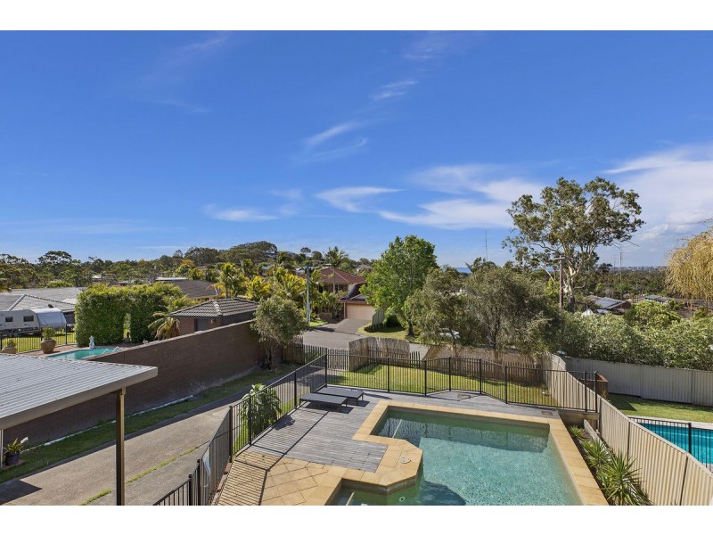 11 Talara Avenue, Bateau Bay NSW 2261