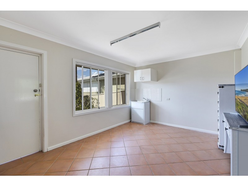 11 Talara Avenue, Bateau Bay NSW 2261