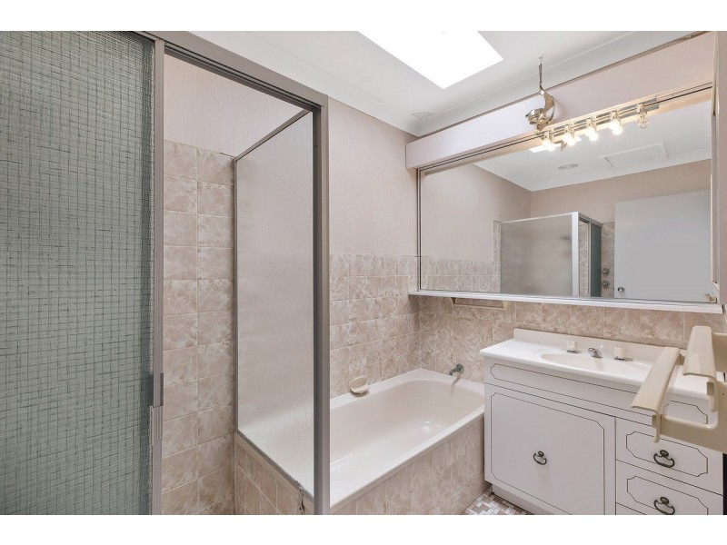 129 Lakin Street, Bateau Bay NSW 2261