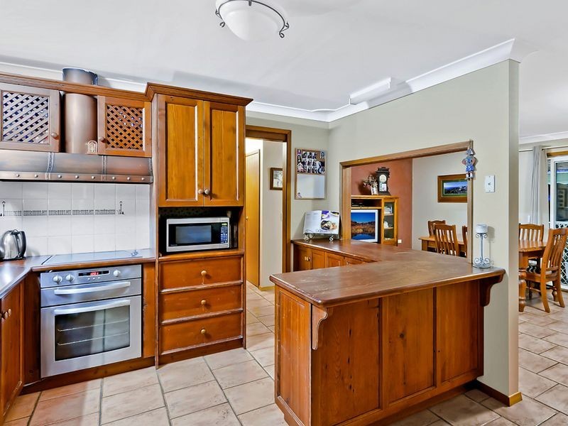 29 Masefield Ave, Bateau Bay NSW 2261