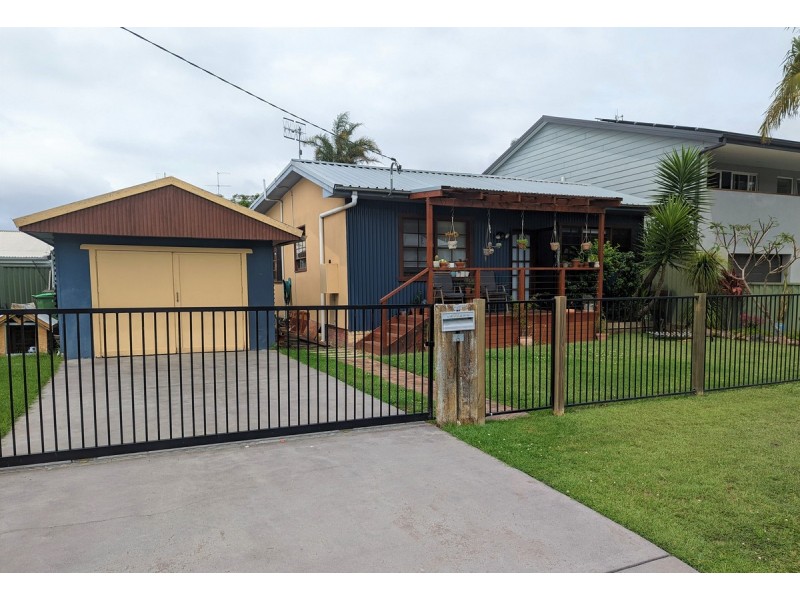 6 Florence Avenue, Tumbi Umbi NSW 2261