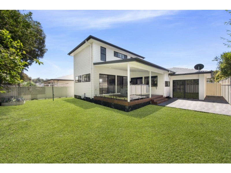 19 Captain Cook Crescent, Long Jetty NSW 2261