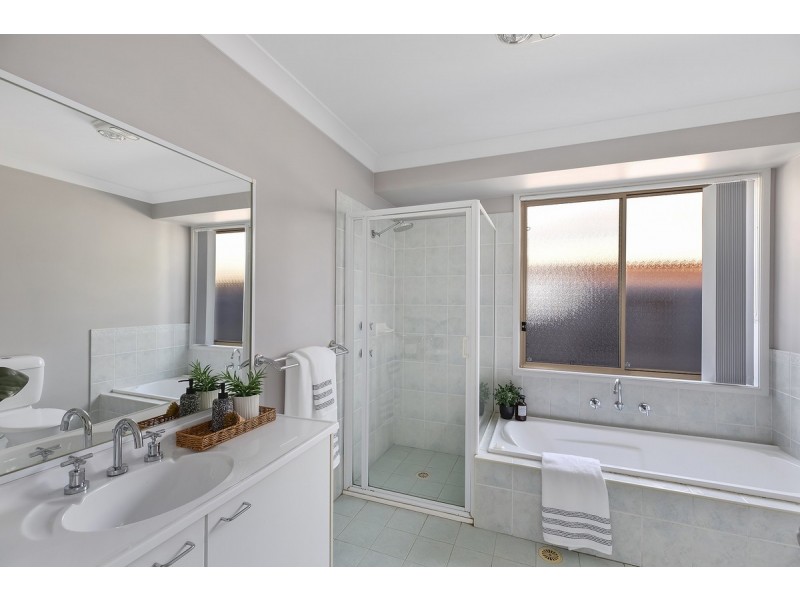 58 Sir Joseph Banks Drive, Bateau Bay NSW 2261