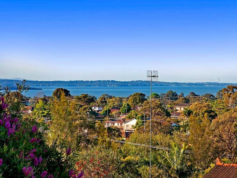 4 Redgum Close, Bateau Bay NSW 2261