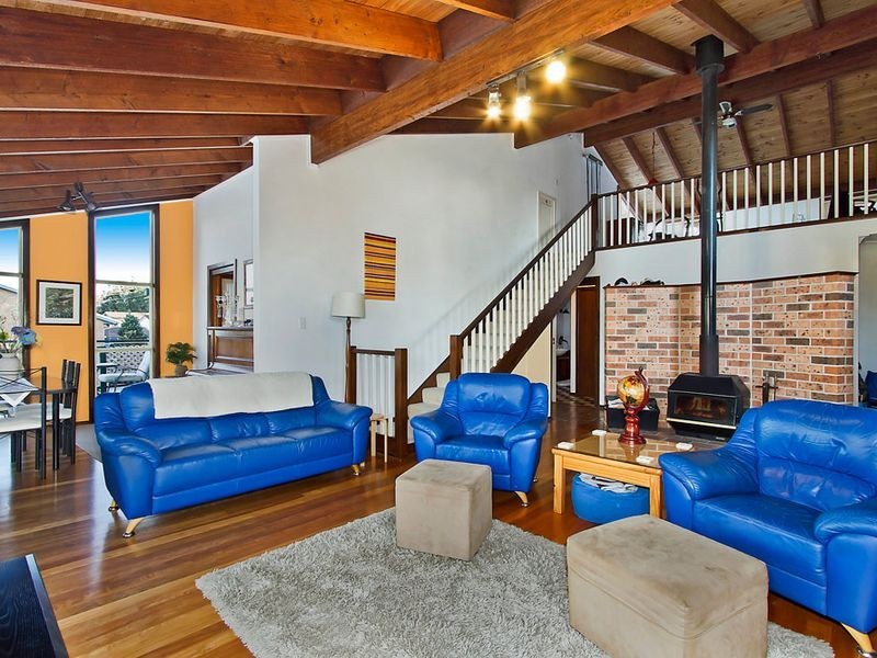 4 Redgum Close, Bateau Bay NSW 2261