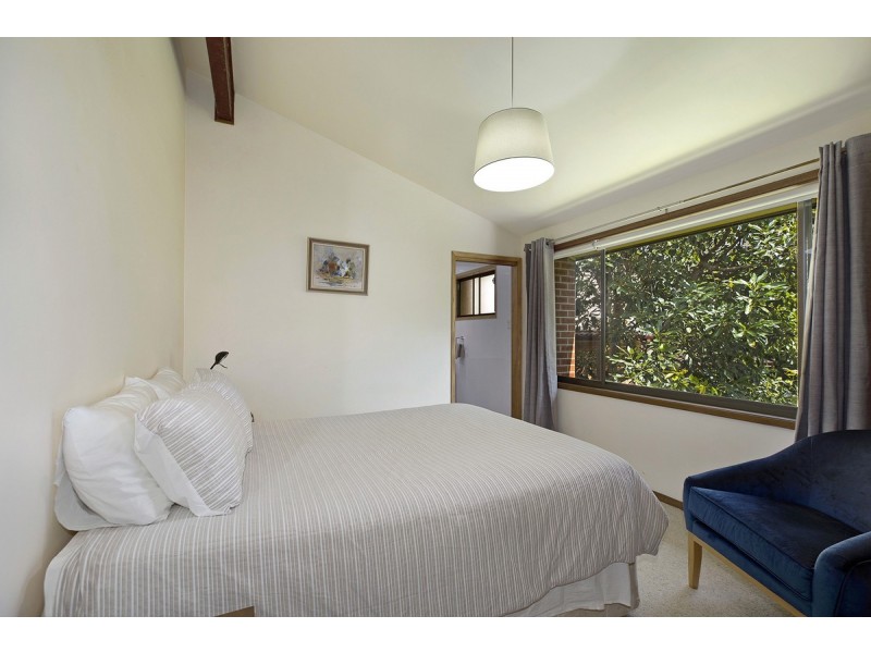 12 Waratah Street, Bateau Bay NSW 2261