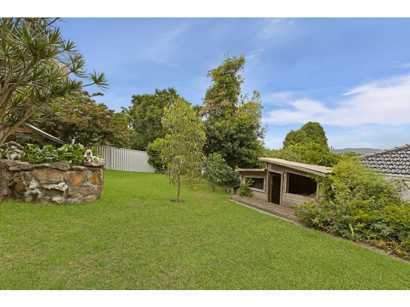 1 Masefield Avenue, Bateau Bay NSW 2261
