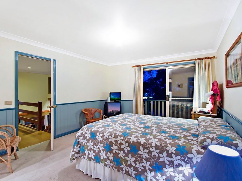 5 Valley View Road, Bateau Bay NSW 2261