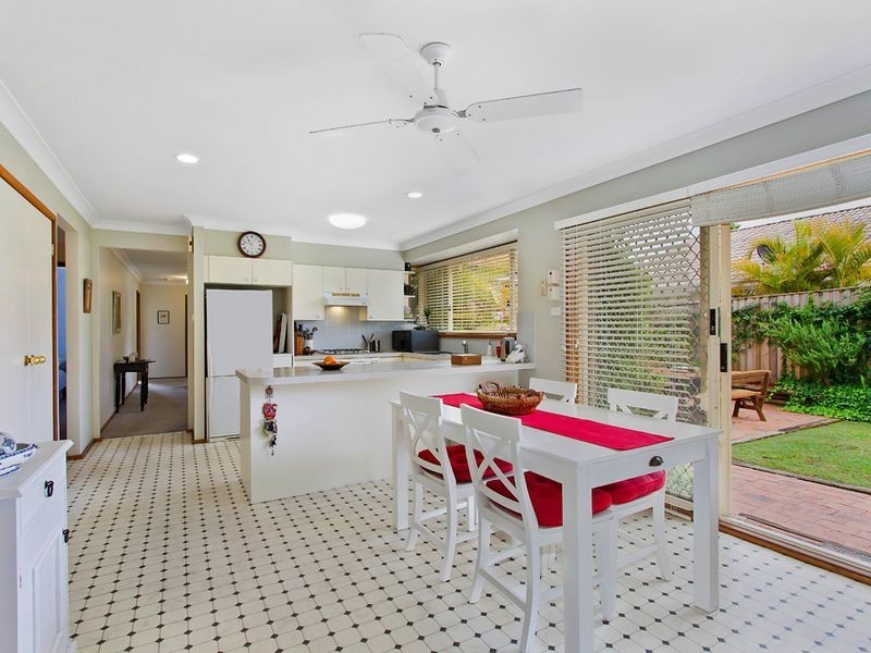 40 Sir Joseph Banks Dr, Bateau Bay NSW 2261
