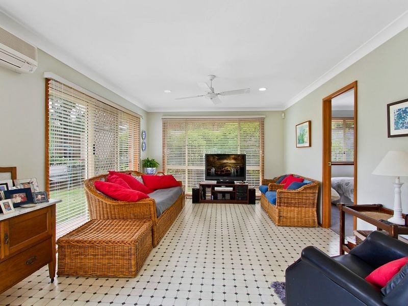 40 Sir Joseph Banks Dr, Bateau Bay NSW 2261