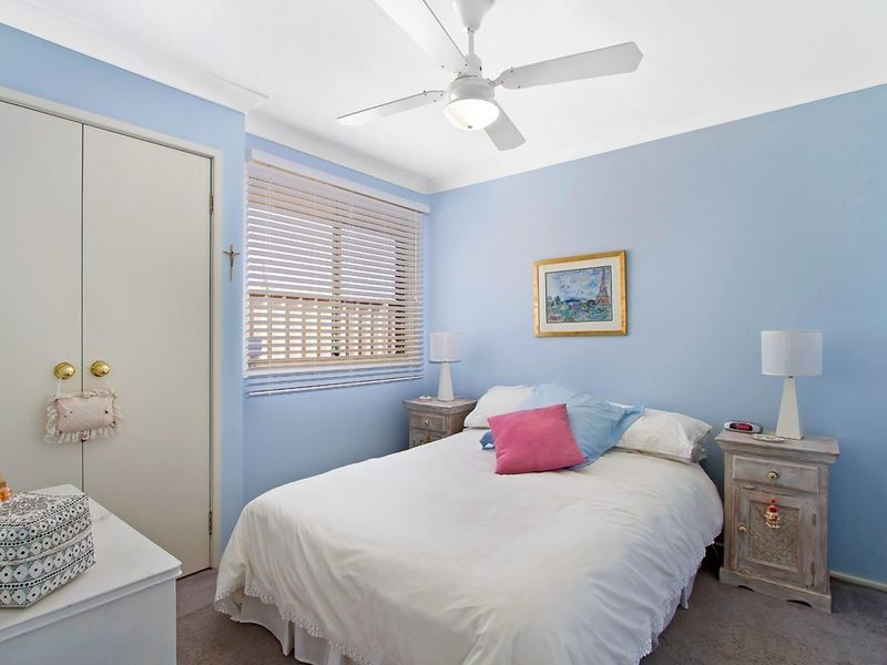 40 Sir Joseph Banks Dr, Bateau Bay NSW 2261
