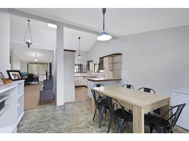 17 Papala Avenue, Bateau Bay NSW 2261