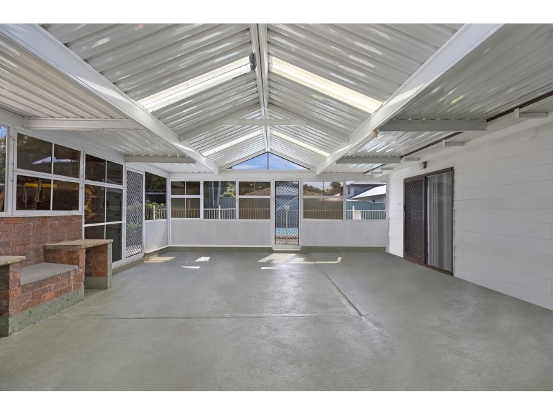 17 Papala Avenue, Bateau Bay NSW 2261