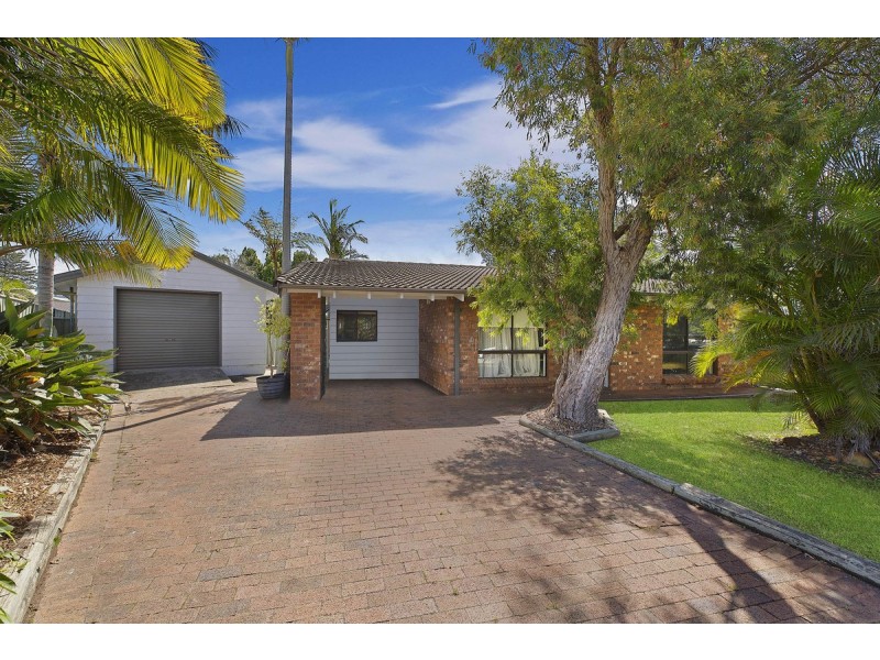 17 Papala Avenue, Bateau Bay NSW 2261