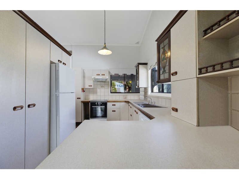 17 Papala Avenue, Bateau Bay NSW 2261