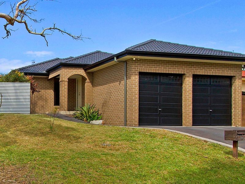 56 Sir Joseph Banks Dr, Bateau Bay NSW 2261