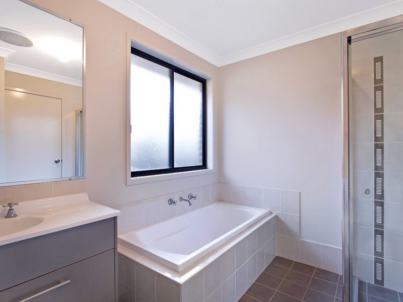56 Sir Joseph Banks Dr, Bateau Bay NSW 2261