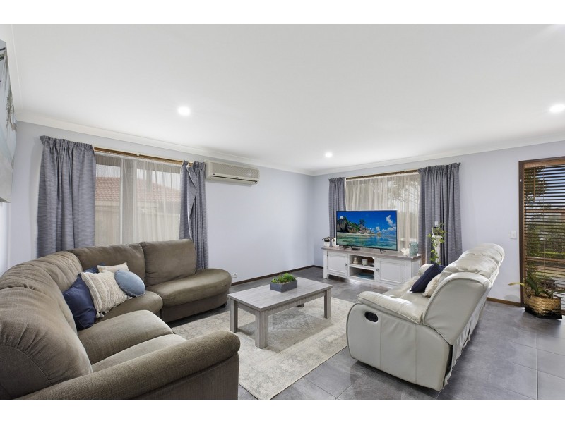 4 Kaystone Close, Bateau Bay NSW 2261
