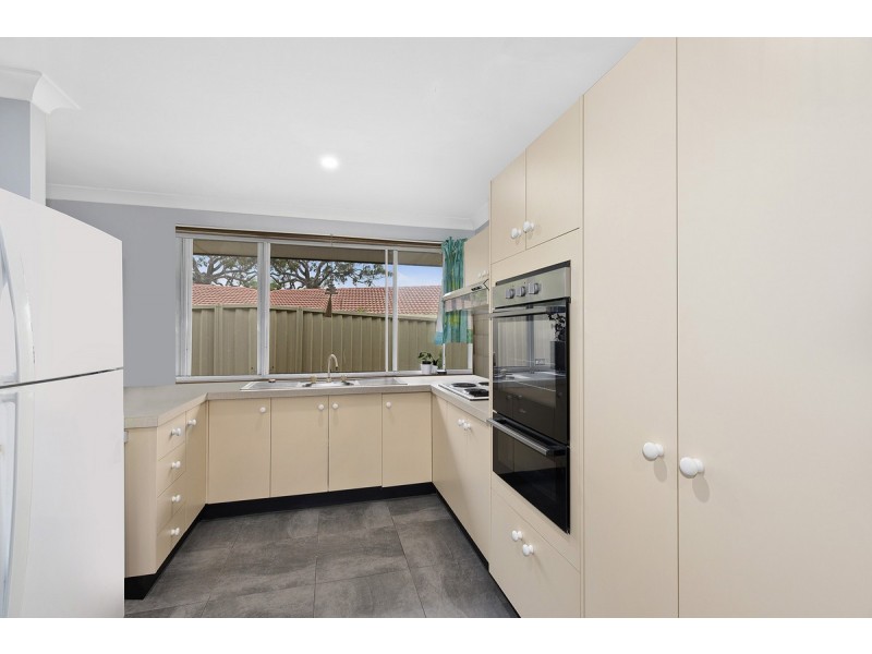 4 Kaystone Close, Bateau Bay NSW 2261