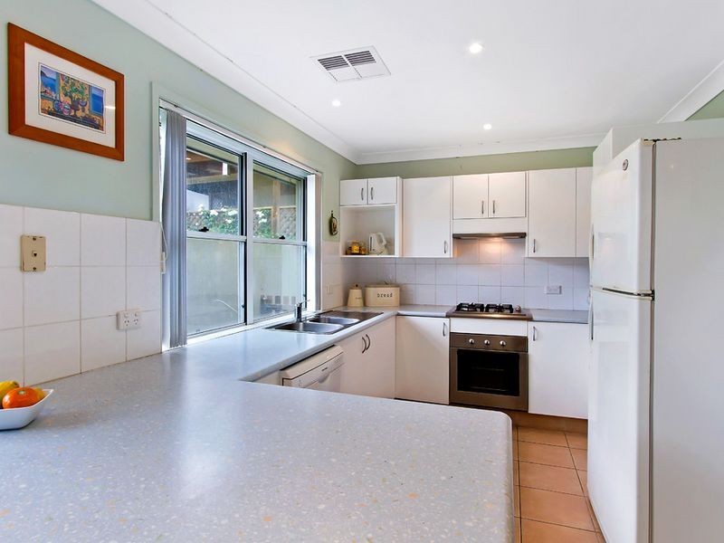 5 Whalans Rd, Bateau Bay NSW 2261