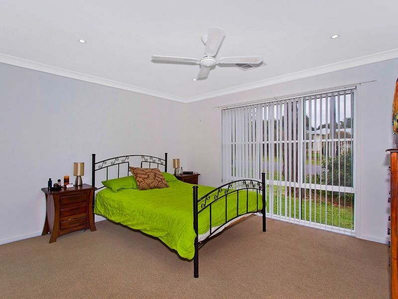 5 Whalans Rd, Bateau Bay NSW 2261