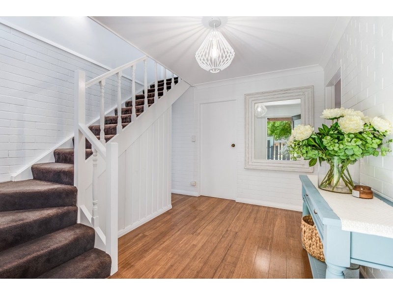 33 Rushby Street, Bateau Bay NSW 2261