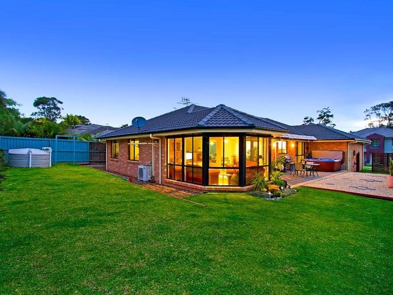 43 Bataan Cct, Bateau Bay NSW 2261