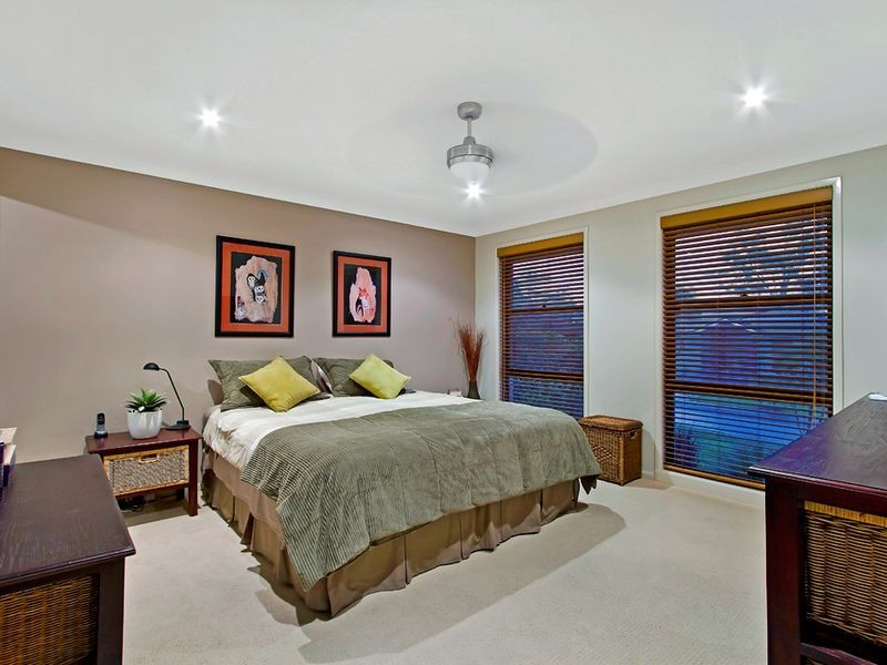 43 Bataan Cct, Bateau Bay NSW 2261