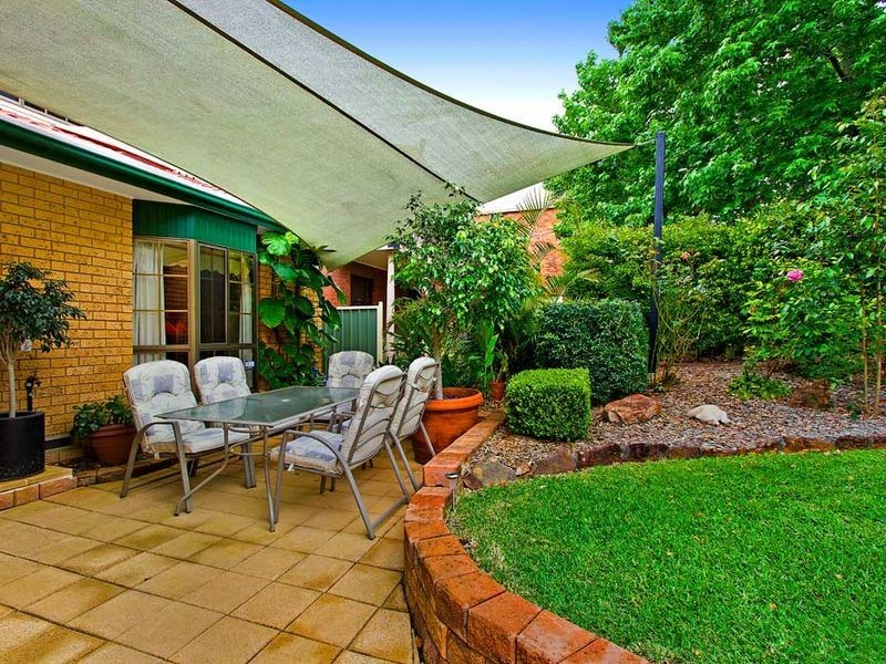 33 Curzon Avenue, Bateau Bay NSW 2261