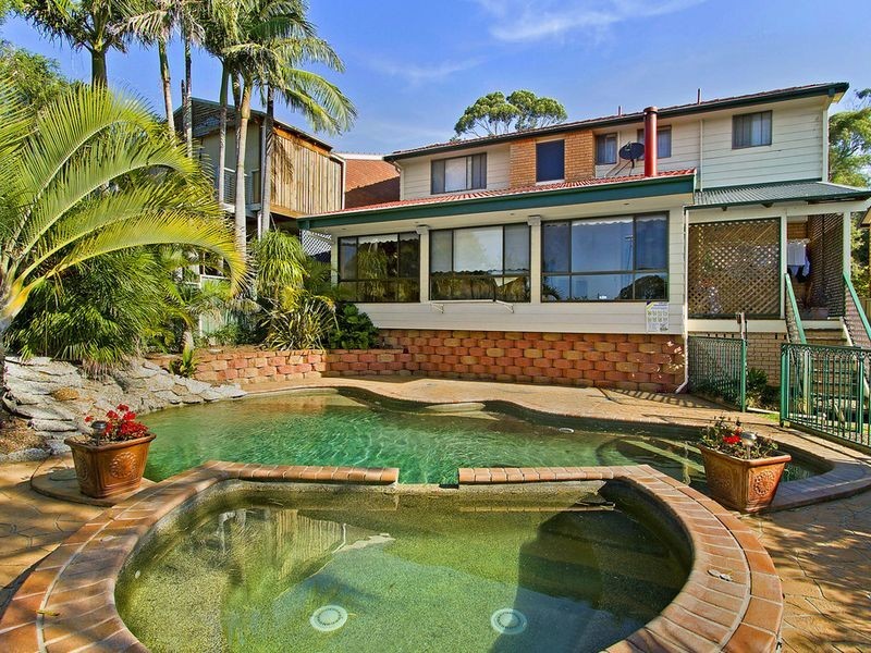 33 Curzon Avenue, Bateau Bay NSW 2261