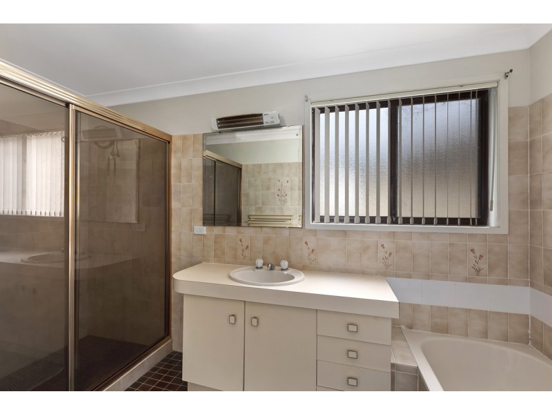 6 Parklands Close, Bateau Bay NSW 2261