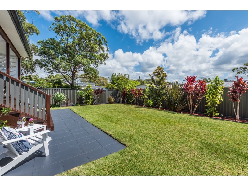10 Wandella Avenue, Bateau Bay NSW 2261