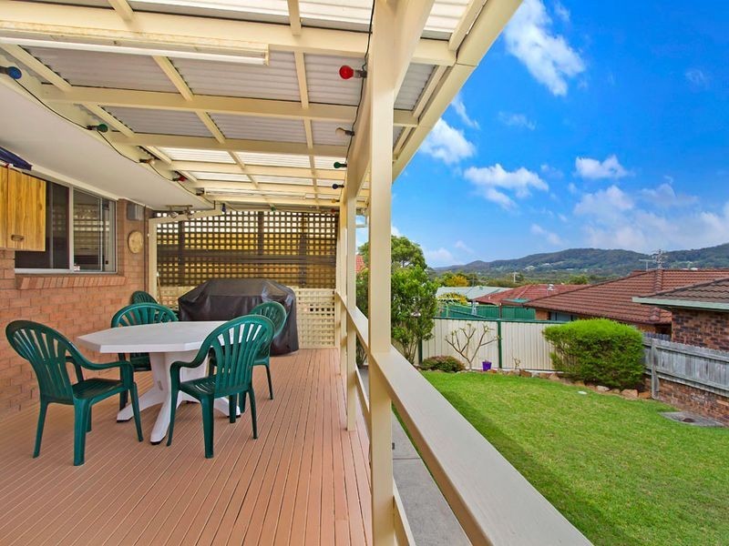 143 Cresthaven Avenue, Bateau Bay NSW 2261