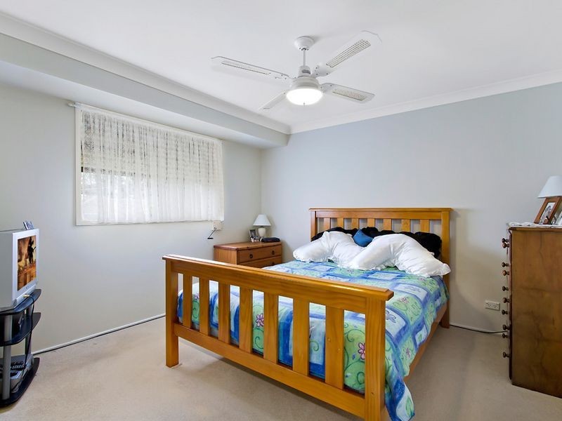 143 Cresthaven Avenue, Bateau Bay NSW 2261