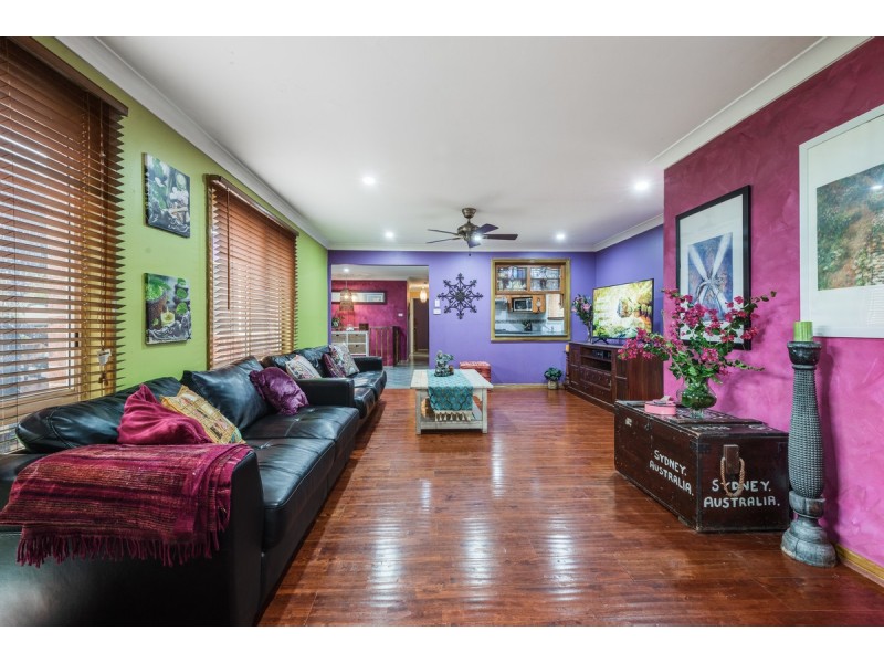 247 Cresthaven Avenue, Bateau Bay NSW 2261