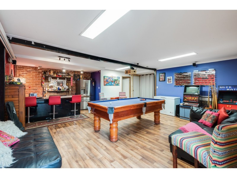 247 Cresthaven Avenue, Bateau Bay NSW 2261