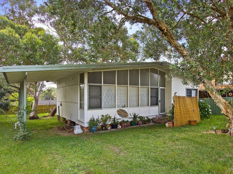 79 Lakin St, Bateau Bay NSW 2261