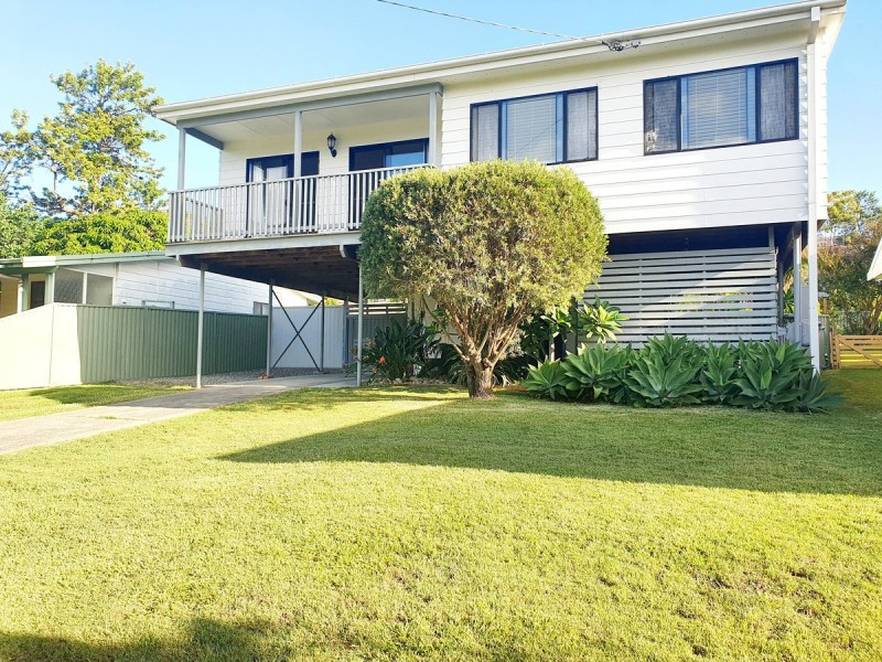 32 Rays Road, Bateau Bay NSW 2261
