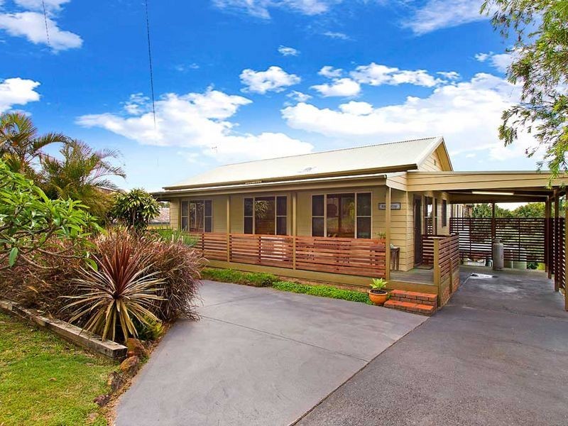 12 Toongara Avenue, Bateau Bay NSW 2261