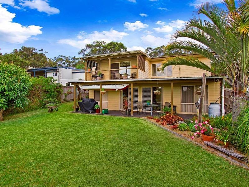 12 Toongara Avenue, Bateau Bay NSW 2261