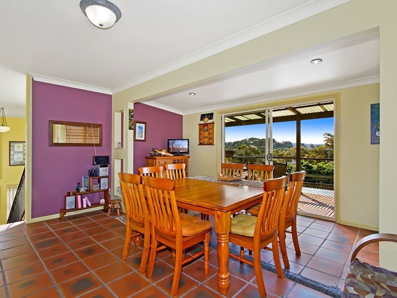 12 Toongara Avenue, Bateau Bay NSW 2261